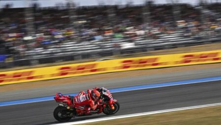MotoGP’de dönemin birinci yarışı olan Tayland GP’yi Ducati Lenova’nın İspanyol pilotu Marc Marquez kazandı