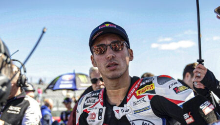 Toprak Razgatlıoğlu, Avustralya’da dönemin birinci yarışında ikincilik koltuğuna oturdu